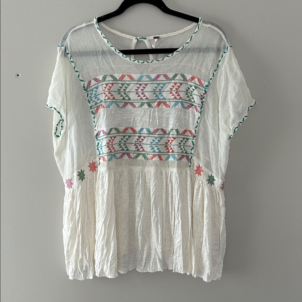 Free People White Top with Multicolor Embroidery, size XS